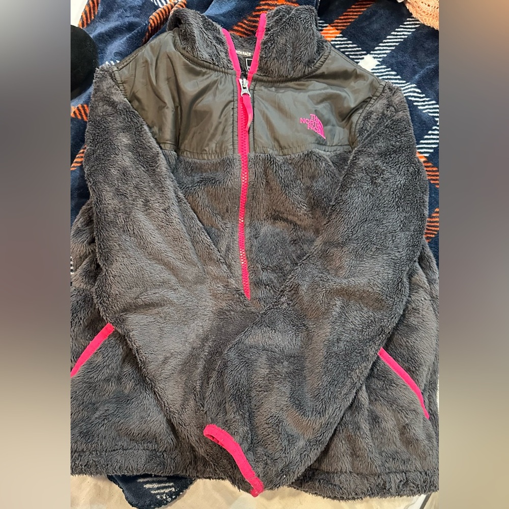 Comfy, soft, size 14-16 kids, brand the north face, good condition